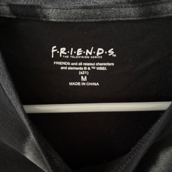 FRIENDS Black T-Shirt - Picture 2 of 3